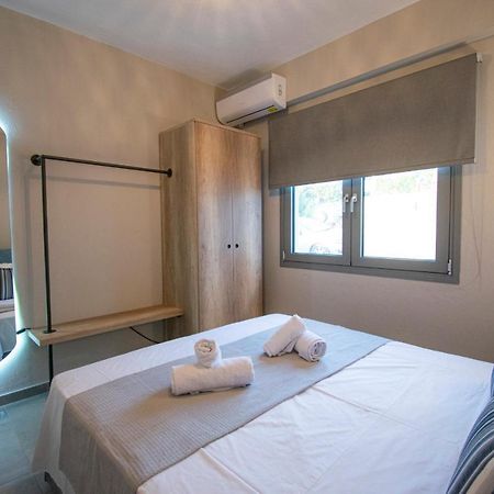Heraclea Luxury Suites Nea Irakleia Exterior photo