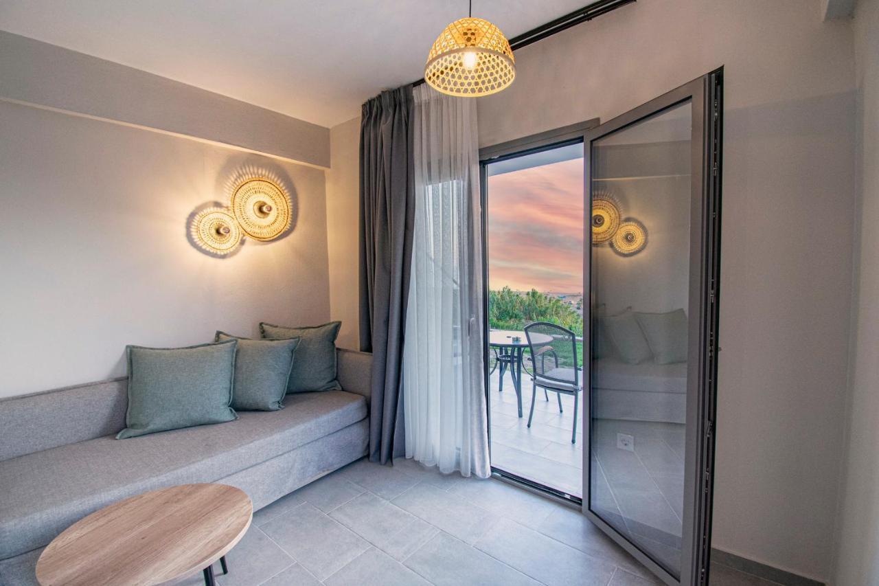 Heraclea Luxury Suites Nea Irakleia Exterior photo