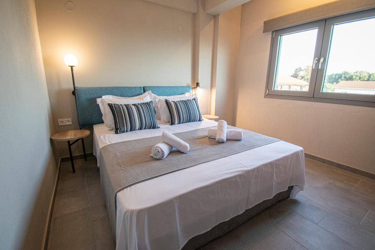 Heraclea Luxury Suites Nea Irakleia Exterior photo