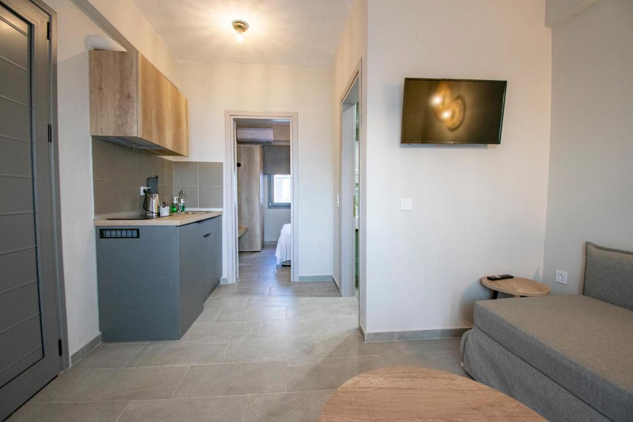 Heraclea Luxury Suites Nea Irakleia Exterior photo
