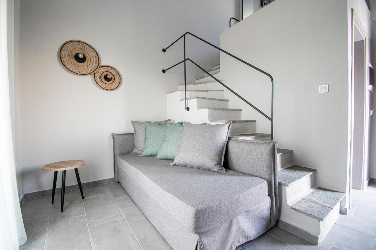 Heraclea Luxury Suites Nea Irakleia Exterior photo