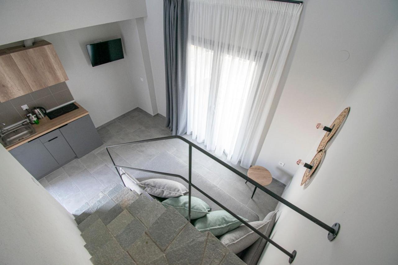 Heraclea Luxury Suites Nea Irakleia Exterior photo