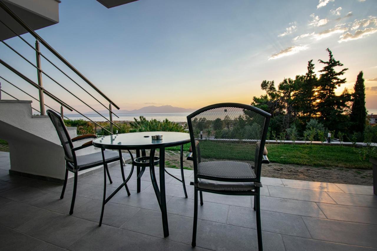 Heraclea Luxury Suites Nea Irakleia Exterior photo