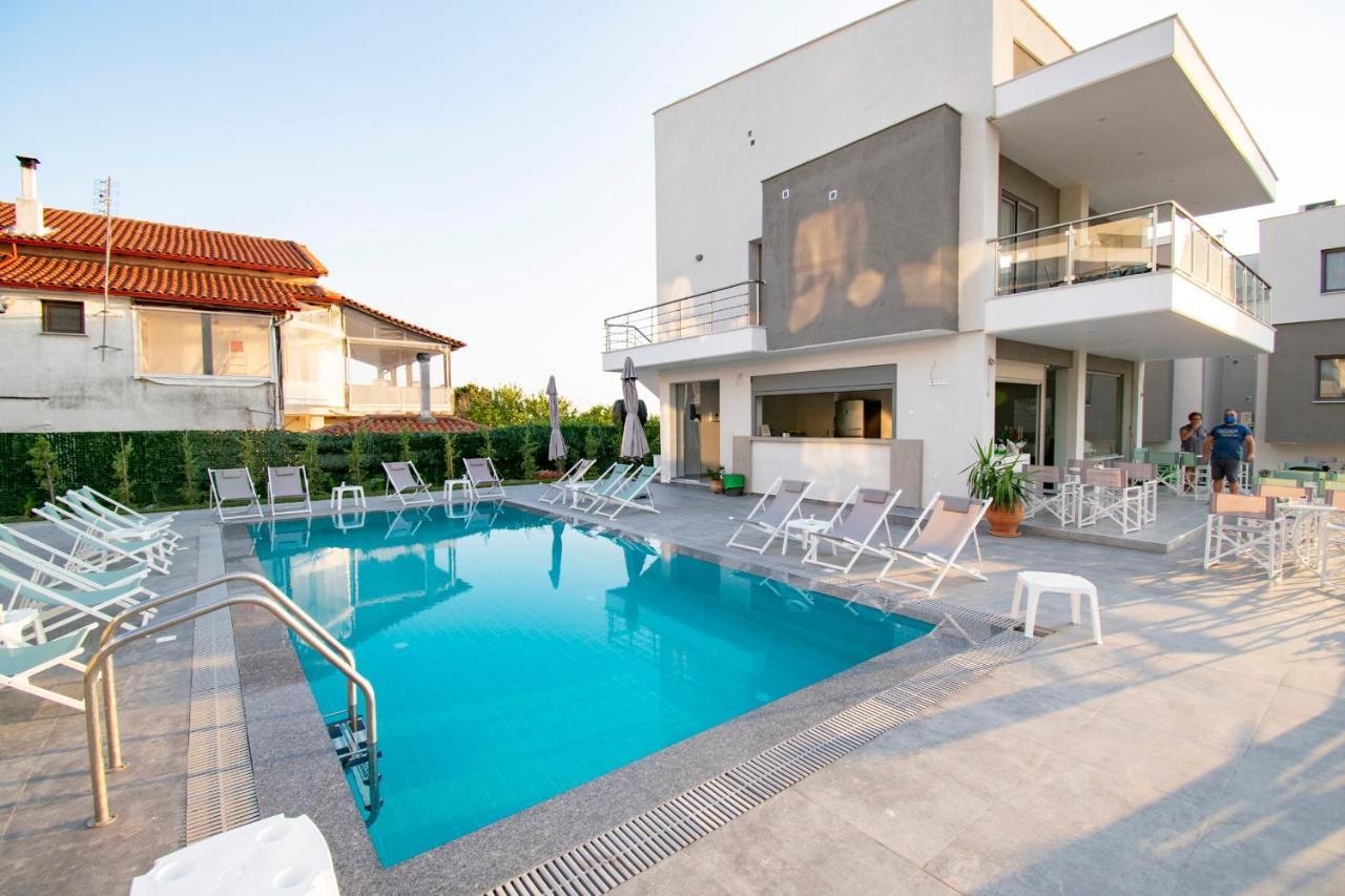 Heraclea Luxury Suites Nea Irakleia Exterior photo